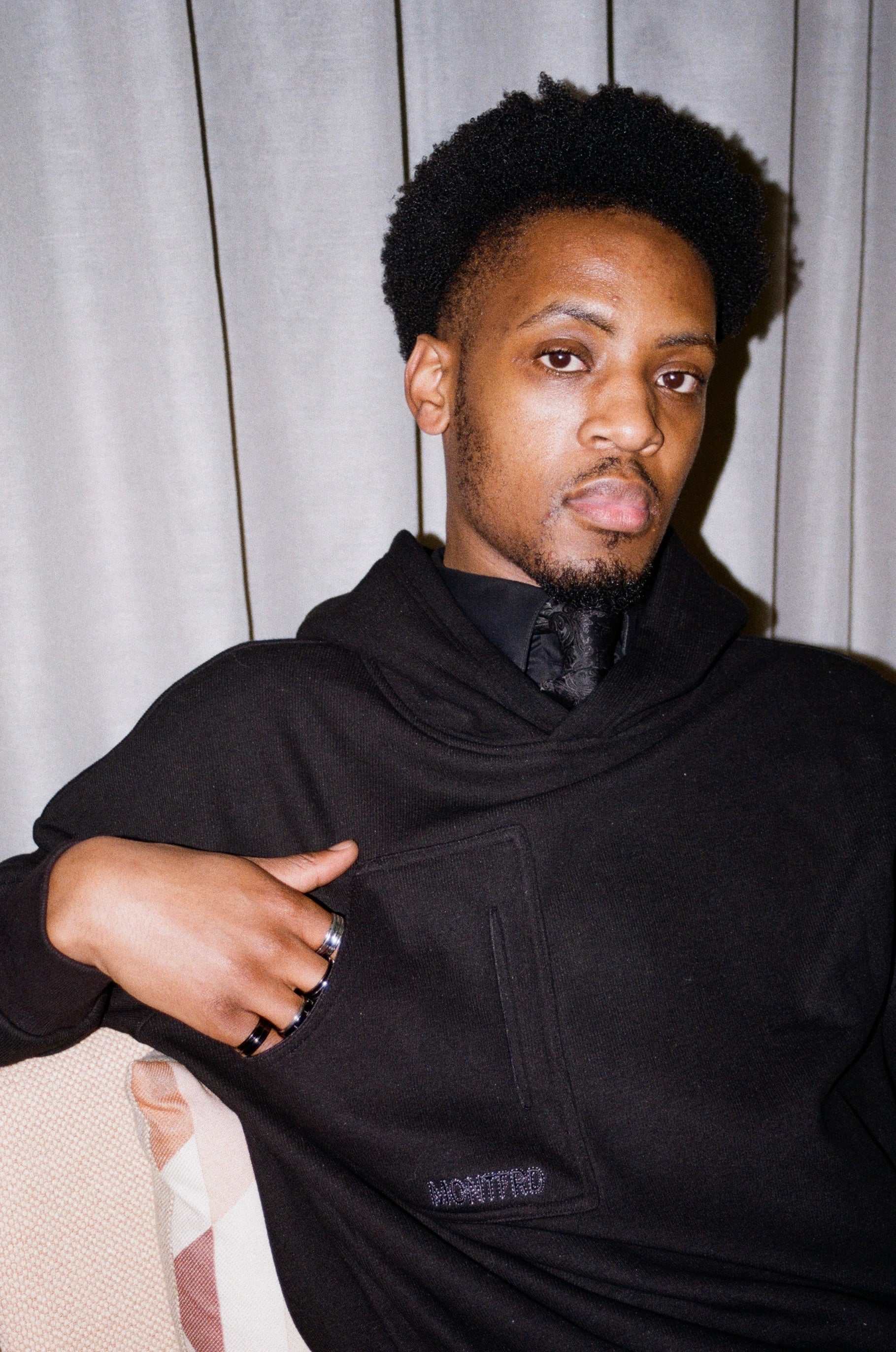 Vargo Hoodie: BLACK